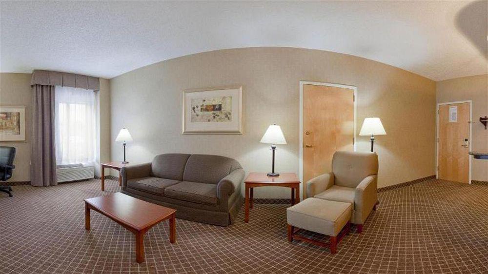 Holiday Inn Express Hotel & Suites Cedar Rapids I-380 At 33Rd Avenue, An Ihg Hotel Dış mekan fotoğraf